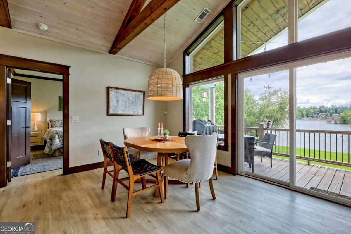 Hiawassee, Georgia, 30546, United States, 2 Bedrooms Bedrooms, ,3 BathroomsBathrooms,Residential,Active,1914779