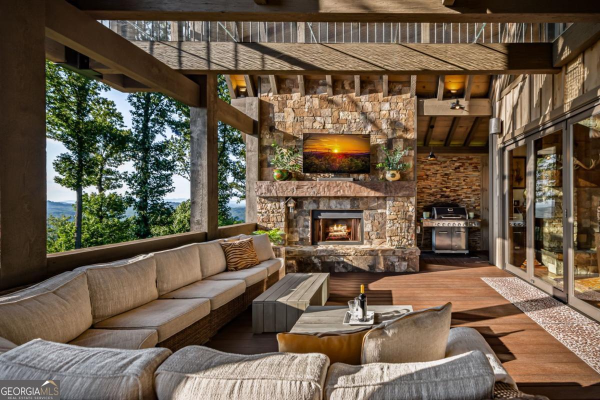 Blue Ridge, Georgia, 30513, United States, 4 Bedrooms Bedrooms, ,4 BathroomsBathrooms,Residential,Active,1905085