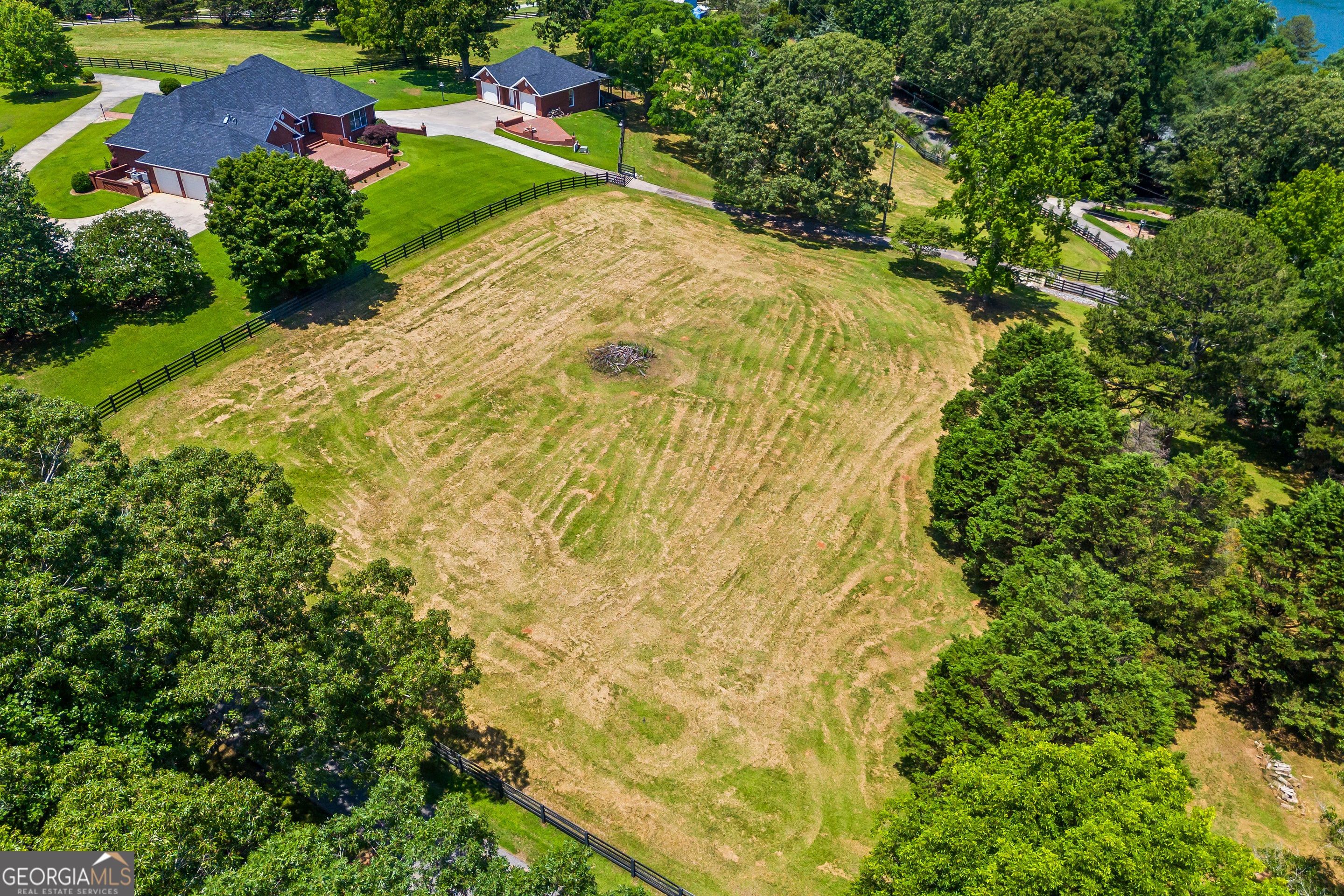 Lavonia, Georgia, 30553, United States, 5 Bedrooms Bedrooms, ,5 BathroomsBathrooms,Residential,Active,1862896