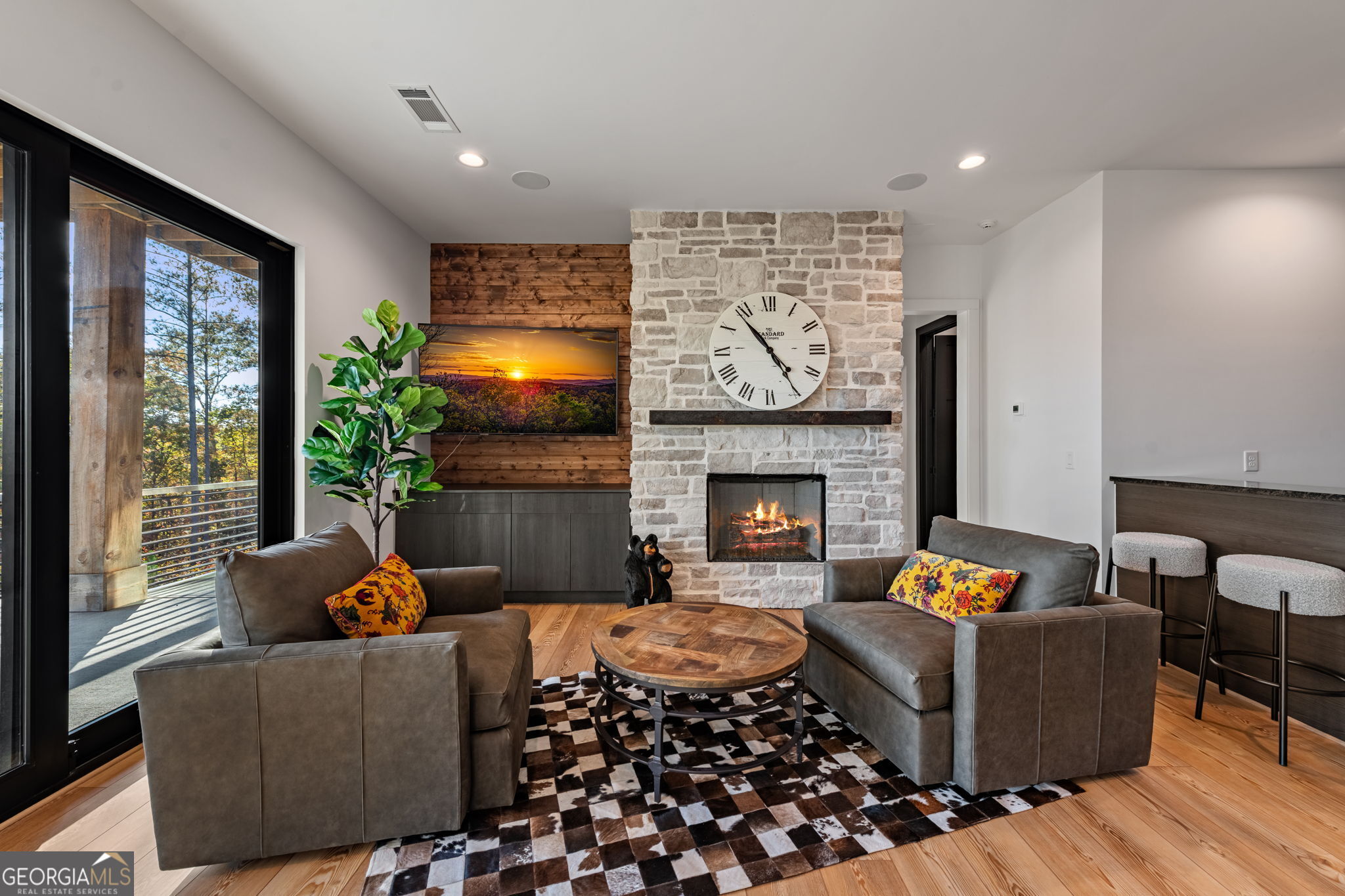 Ellijay, Georgia, 30540, United States, 4 Bedrooms Bedrooms, ,3 BathroomsBathrooms,Residential,Active,1986866