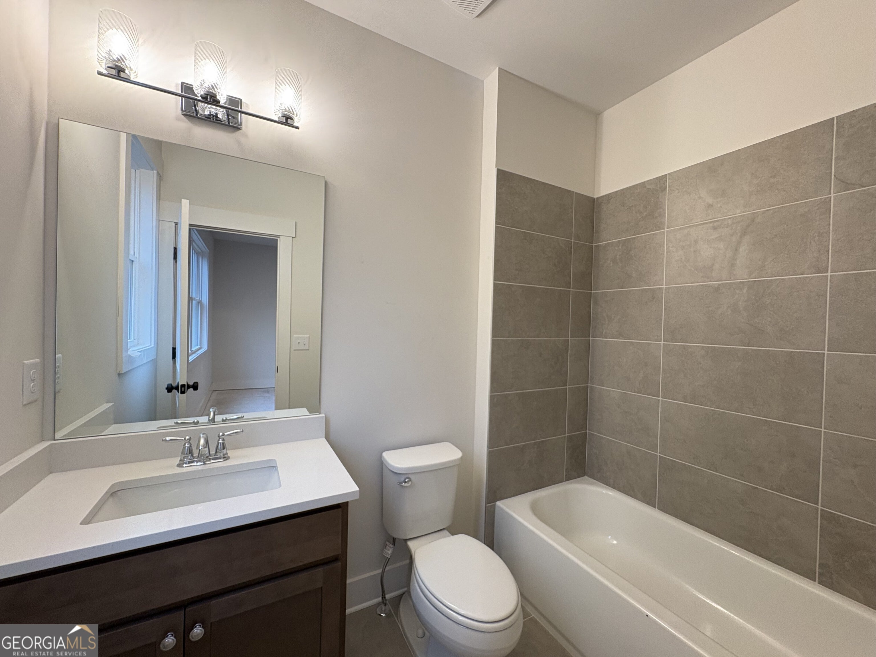 Cumming, Georgia, 30041, United States, 4 Bedrooms Bedrooms, ,5 BathroomsBathrooms,Residential,Active,2008005