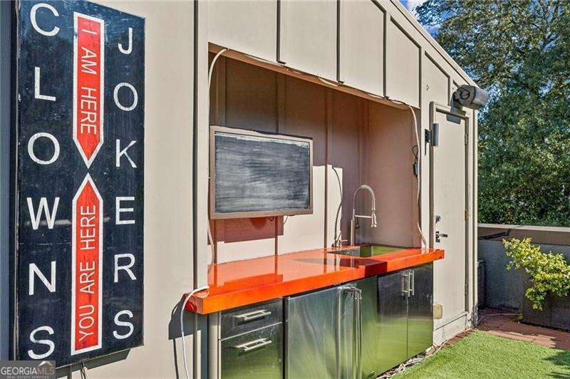 Atlanta, Georgia, 30309, United States, 3 Bedrooms Bedrooms, ,4 BathroomsBathrooms,Residential,Active,1987236