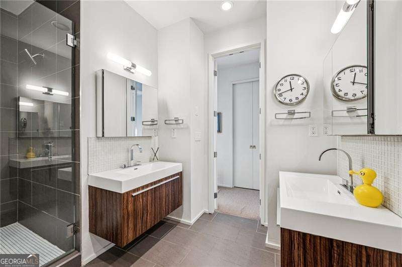 Atlanta, Georgia, 30309, United States, 3 Bedrooms Bedrooms, ,4 BathroomsBathrooms,Residential,Active,1987236