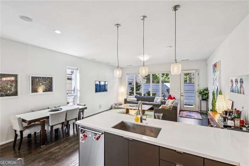 Atlanta, Georgia, 30309, United States, 3 Bedrooms Bedrooms, ,4 BathroomsBathrooms,Residential,Active,1987236