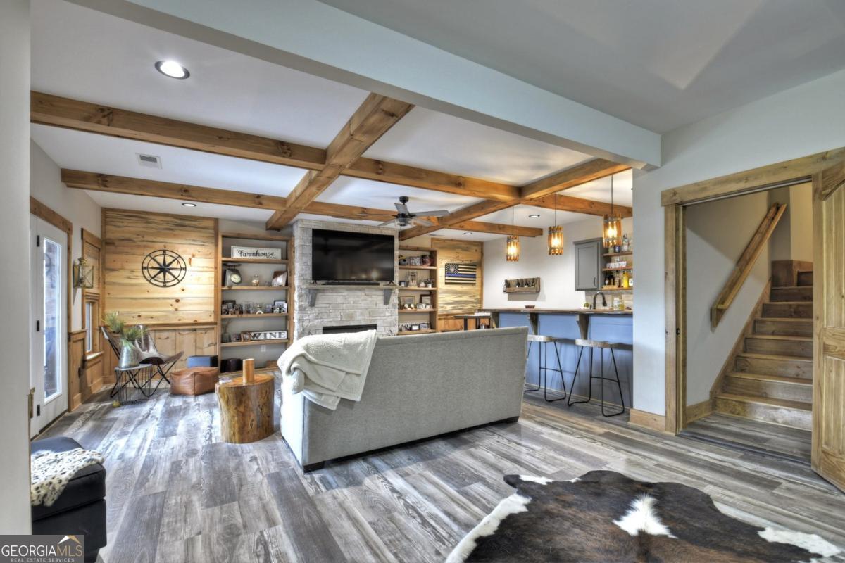 Ellijay, Georgia, 30540, United States, 5 Bedrooms Bedrooms, ,4 BathroomsBathrooms,Residential,Active,1954017