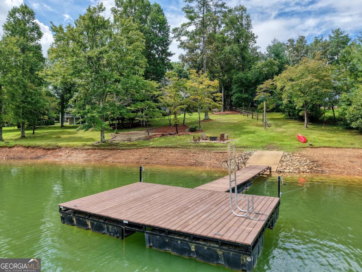 Blairsville, Georgia, 30512, United States, 4 Bedrooms Bedrooms, ,4 BathroomsBathrooms,Residential,Active,1926683