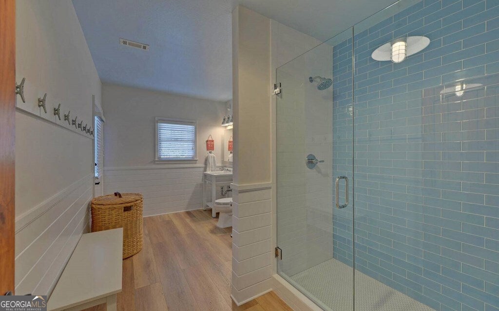 Hiawassee, Georgia, 30546, United States, 8 Bedrooms Bedrooms, ,6 BathroomsBathrooms,Residential,Active,1821963