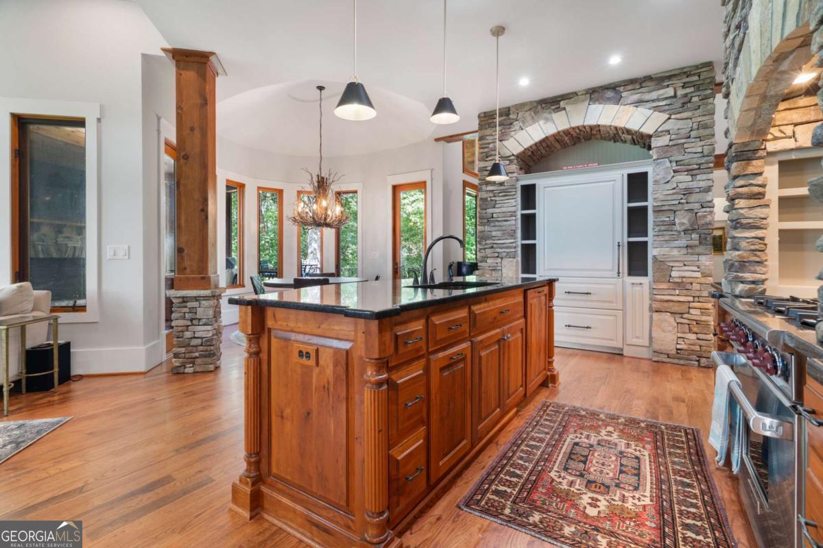 Big Canoe, Georgia, 30143, United States, 5 Bedrooms Bedrooms, ,5 BathroomsBathrooms,Residential,Active,1997601