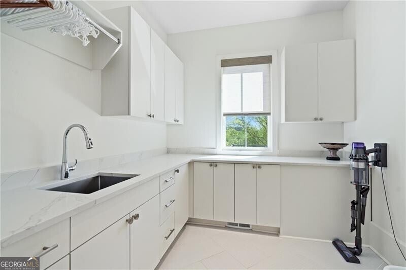 Johns Creek, Georgia, 30022, United States, ,6 BathroomsBathrooms,Residential,Active,1799393