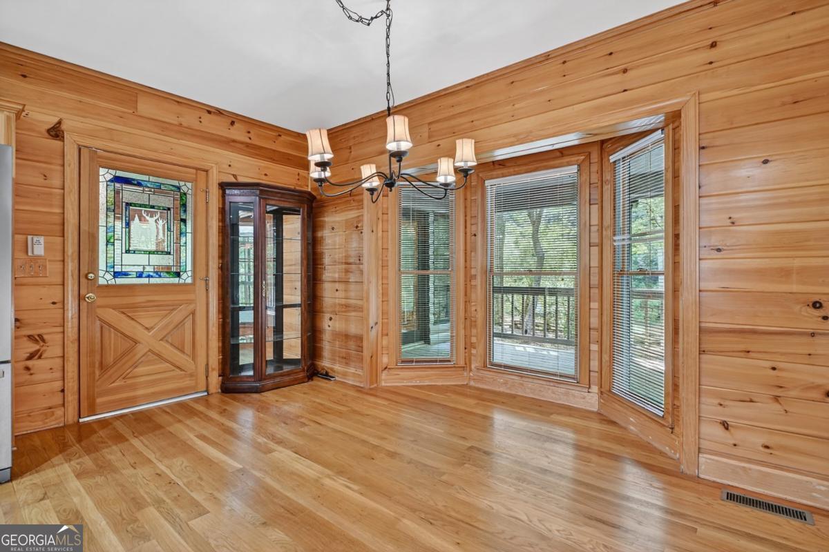 Ellijay, Georgia, 30536, United States, 3 Bedrooms Bedrooms, ,5 BathroomsBathrooms,Residential,Active,1929666