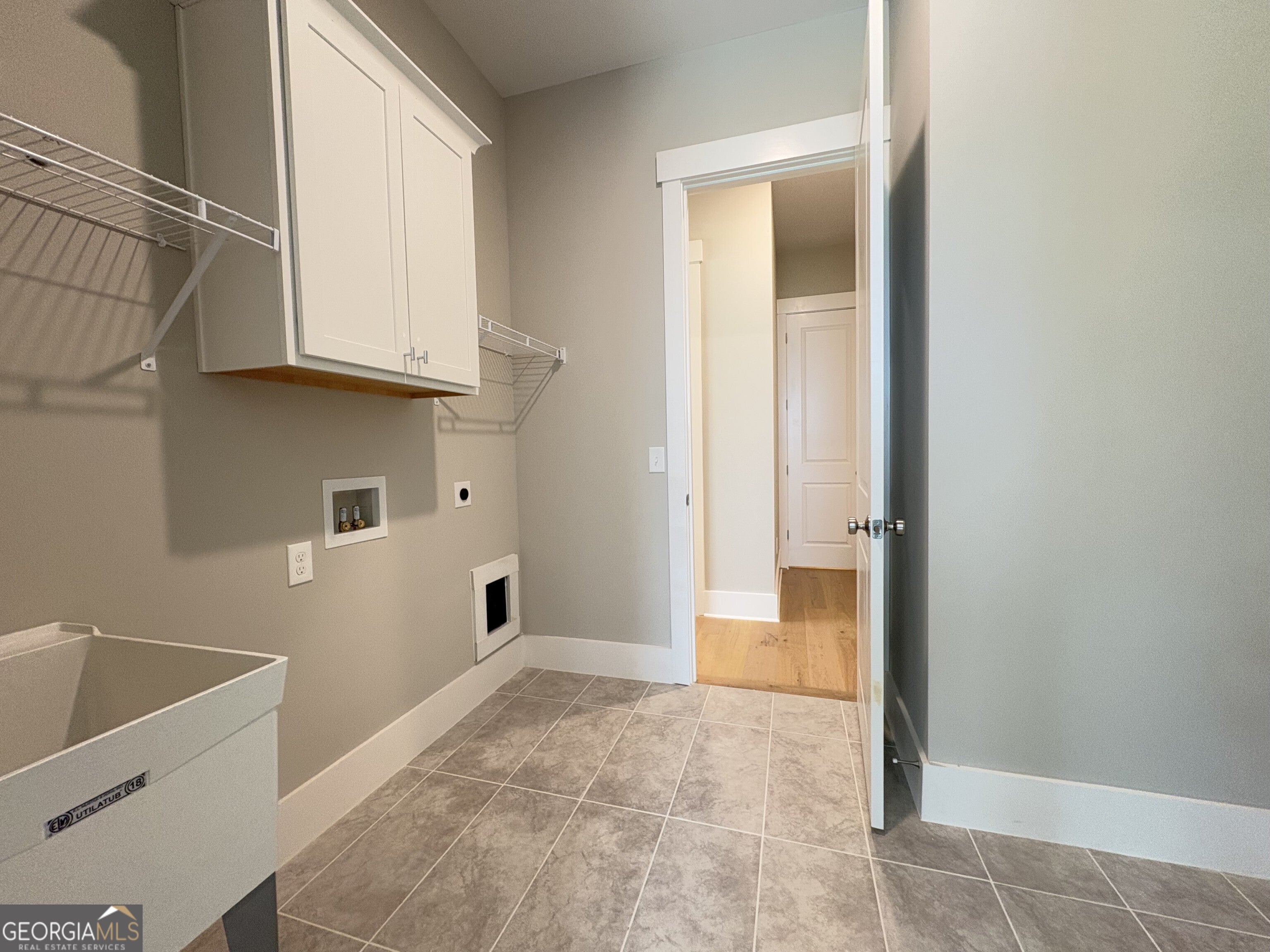 Cumming, Georgia, 30041, United States, 4 Bedrooms Bedrooms, ,4 BathroomsBathrooms,Residential,Active,1961945