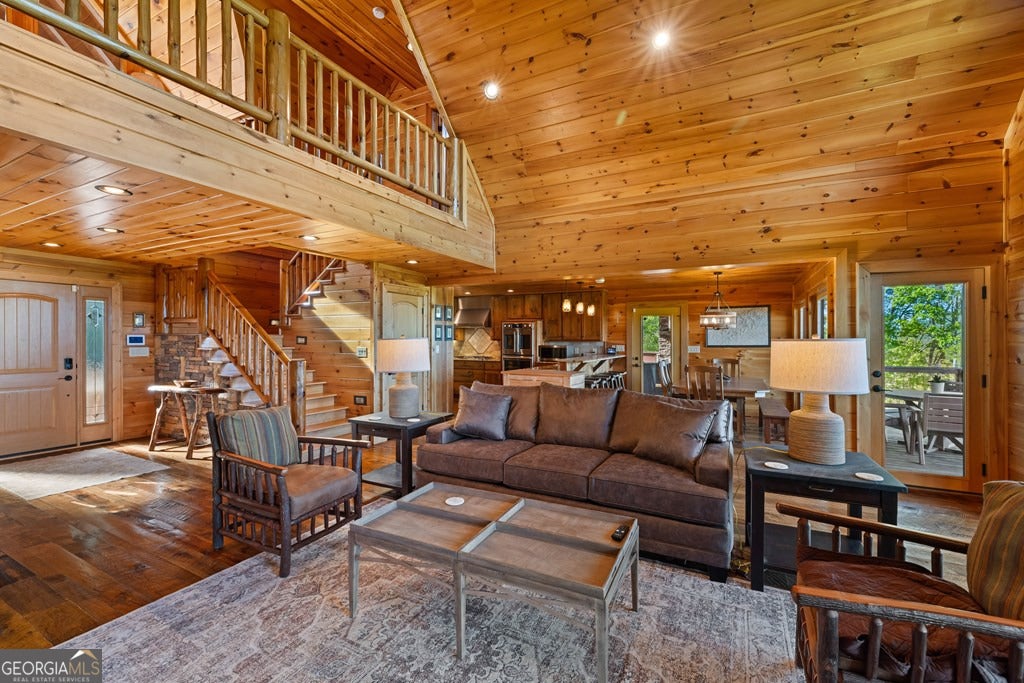 Mineral Bluff, Georgia, 30559, United States, 4 Bedrooms Bedrooms, ,5 BathroomsBathrooms,Residential,Active,2044577