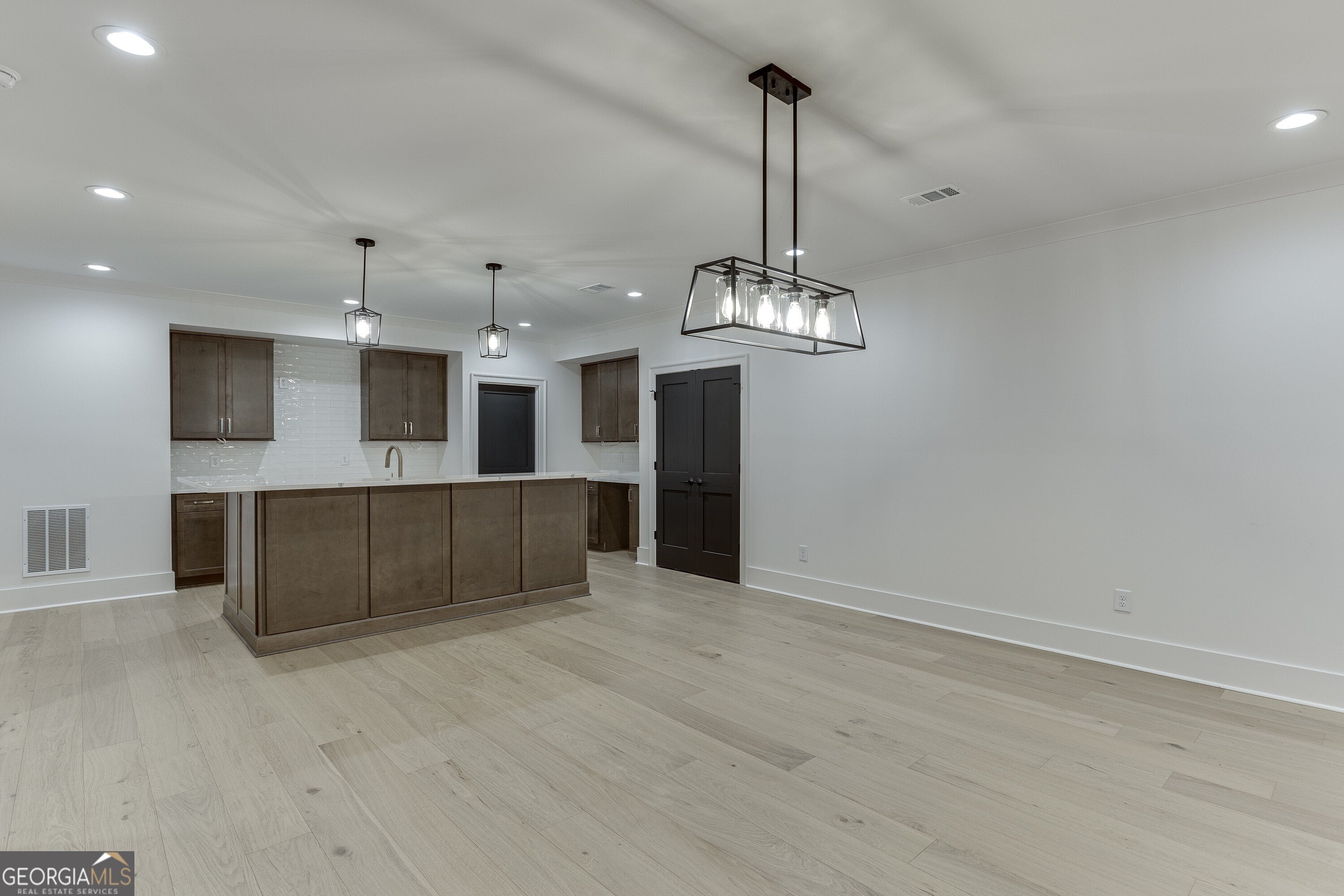 Flowery Branch, Georgia, 30542, United States, 4 Bedrooms Bedrooms, ,6 BathroomsBathrooms,Residential,Active,1999906