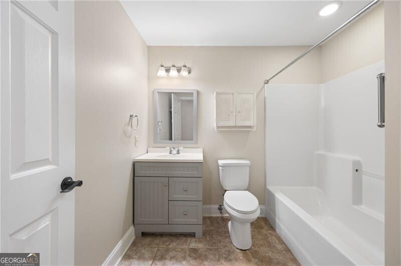 Cumming, Georgia, 30040, United States, 6 Bedrooms Bedrooms, ,5 BathroomsBathrooms,Residential,Active,2043430