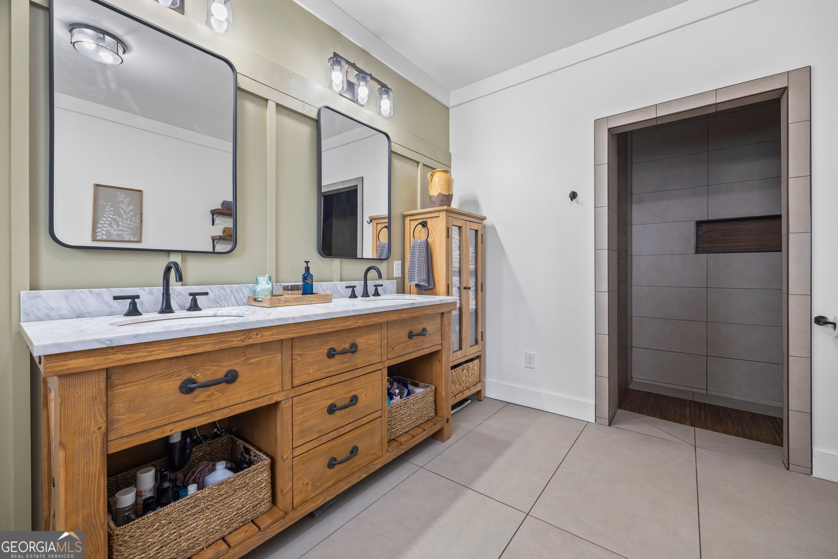 Hartwell, Georgia, 30643, United States, 6 Bedrooms Bedrooms, ,6 BathroomsBathrooms,Residential,Active,2011216