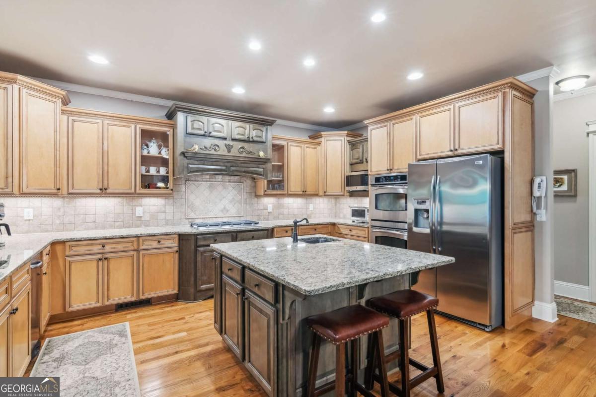 Big Canoe, Georgia, 30143, United States, 5 Bedrooms Bedrooms, ,6 BathroomsBathrooms,Residential,Active,1997550