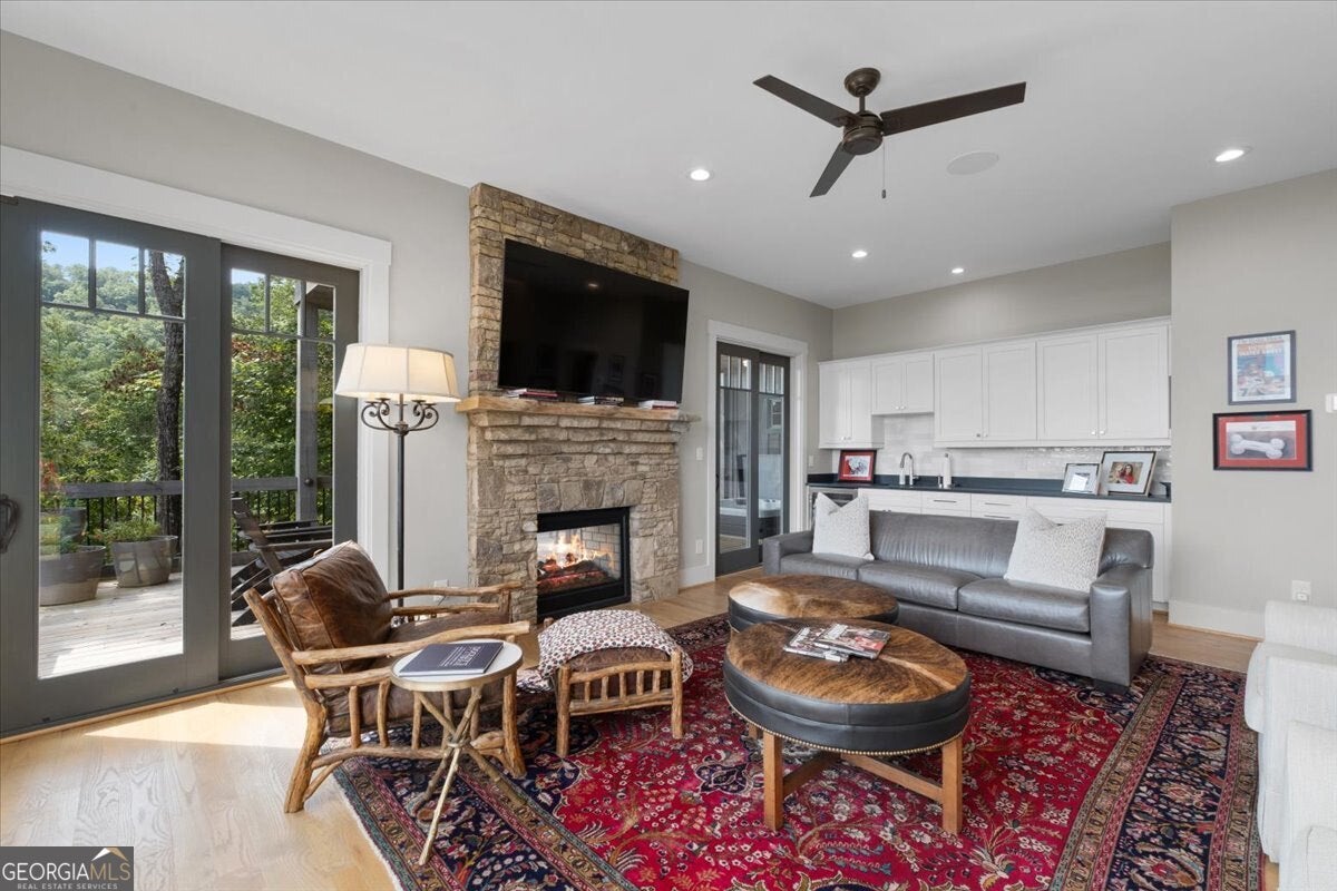 Ellijay, Georgia, 30540, United States, 5 Bedrooms Bedrooms, ,7 BathroomsBathrooms,Residential,Active,1952483