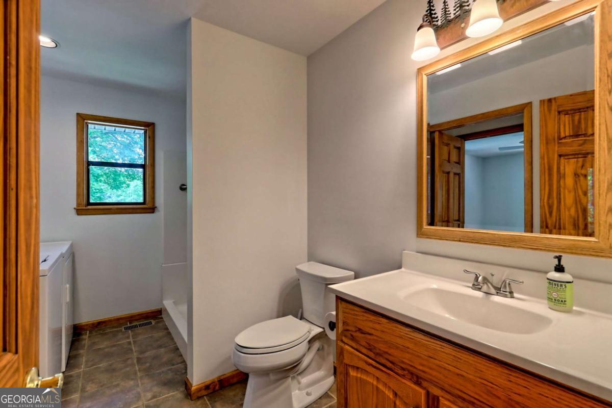 Hiawassee, Georgia, 30546, United States, ,3 BathroomsBathrooms,Residential,Active,1790197