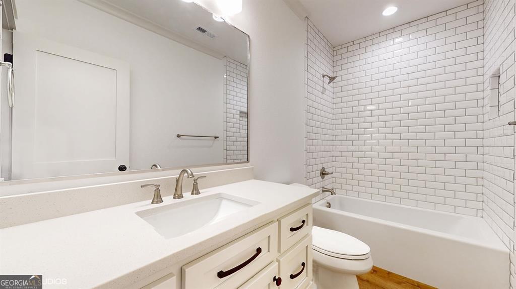 Hiawassee, Georgia, 30546, United States, 4 Bedrooms Bedrooms, ,5 BathroomsBathrooms,Residential,Active,1899226