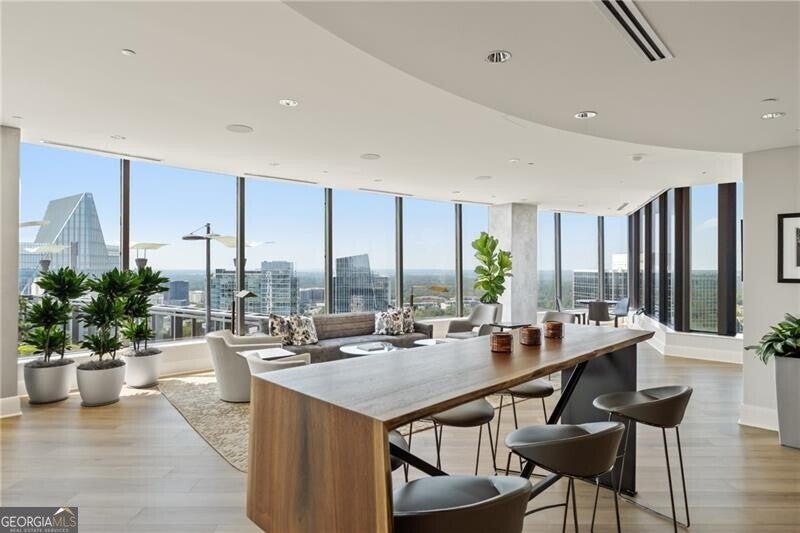 Atlanta, Georgia, 30326, United States, 2 Bedrooms Bedrooms, ,3 BathroomsBathrooms,Residential,Active,1945461