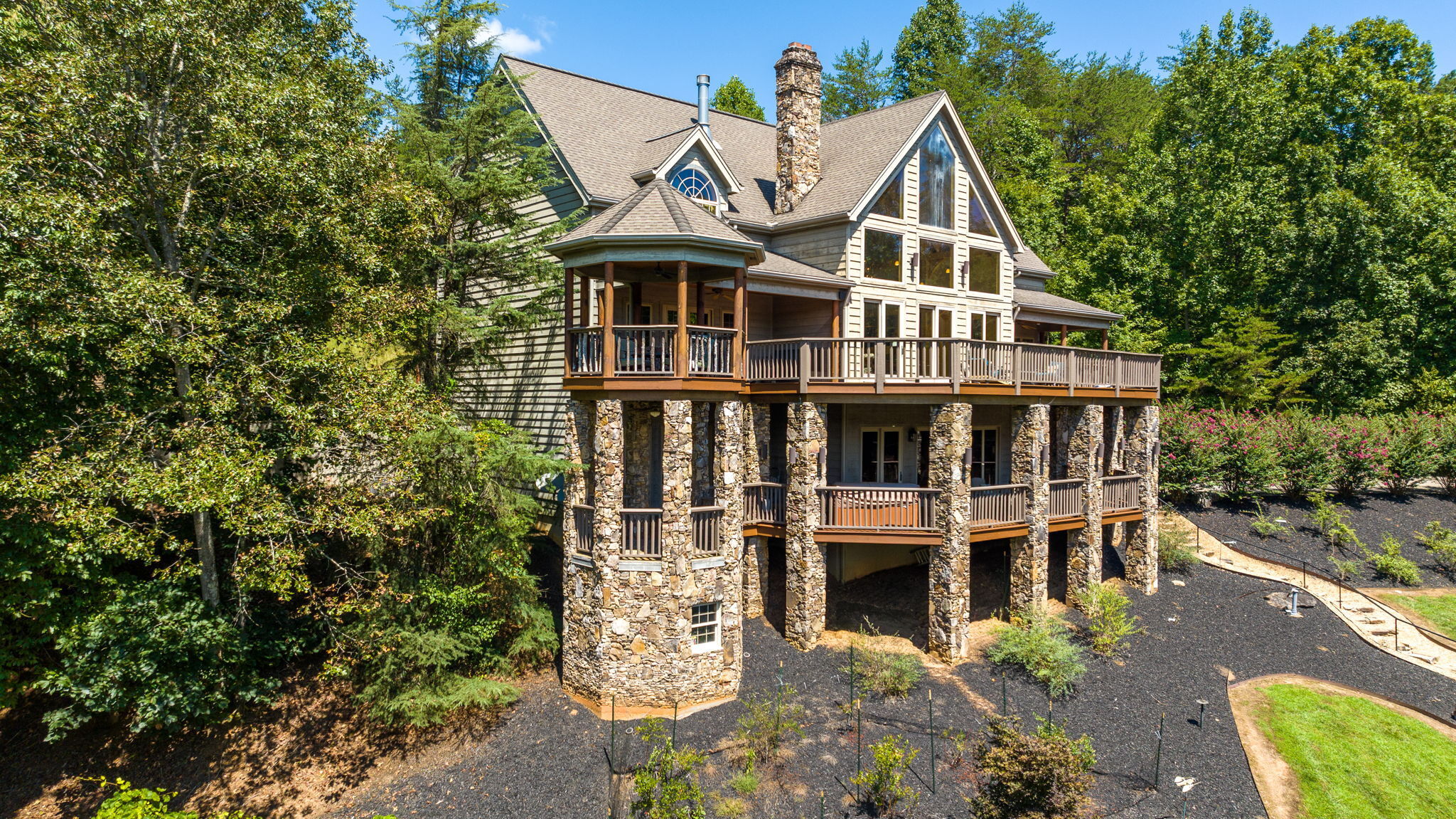 Young Harris, Georgia, 30582, United States, ,6 BathroomsBathrooms,Residential,Active,1703261