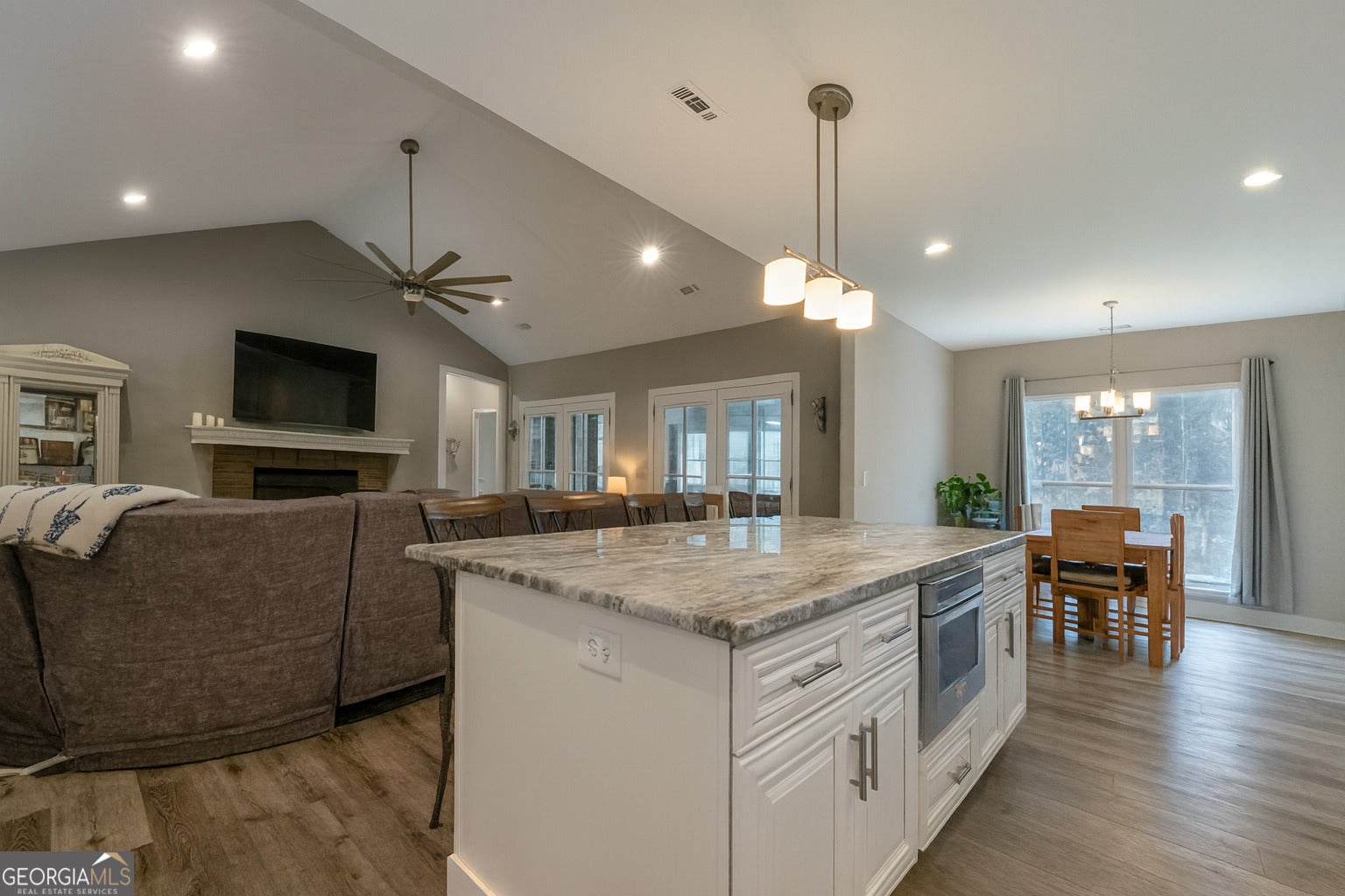 Ellijay, Georgia, 30540, United States, 4 Bedrooms Bedrooms, ,5 BathroomsBathrooms,Residential,Active,1913021