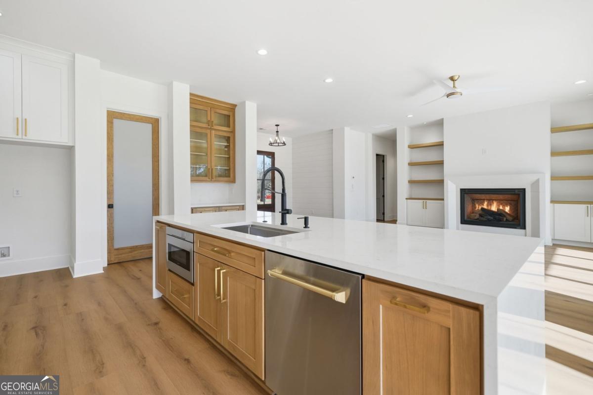 Canton, Georgia, 30115, United States, 5 Bedrooms Bedrooms, ,4 BathroomsBathrooms,Residential,Active,2002329