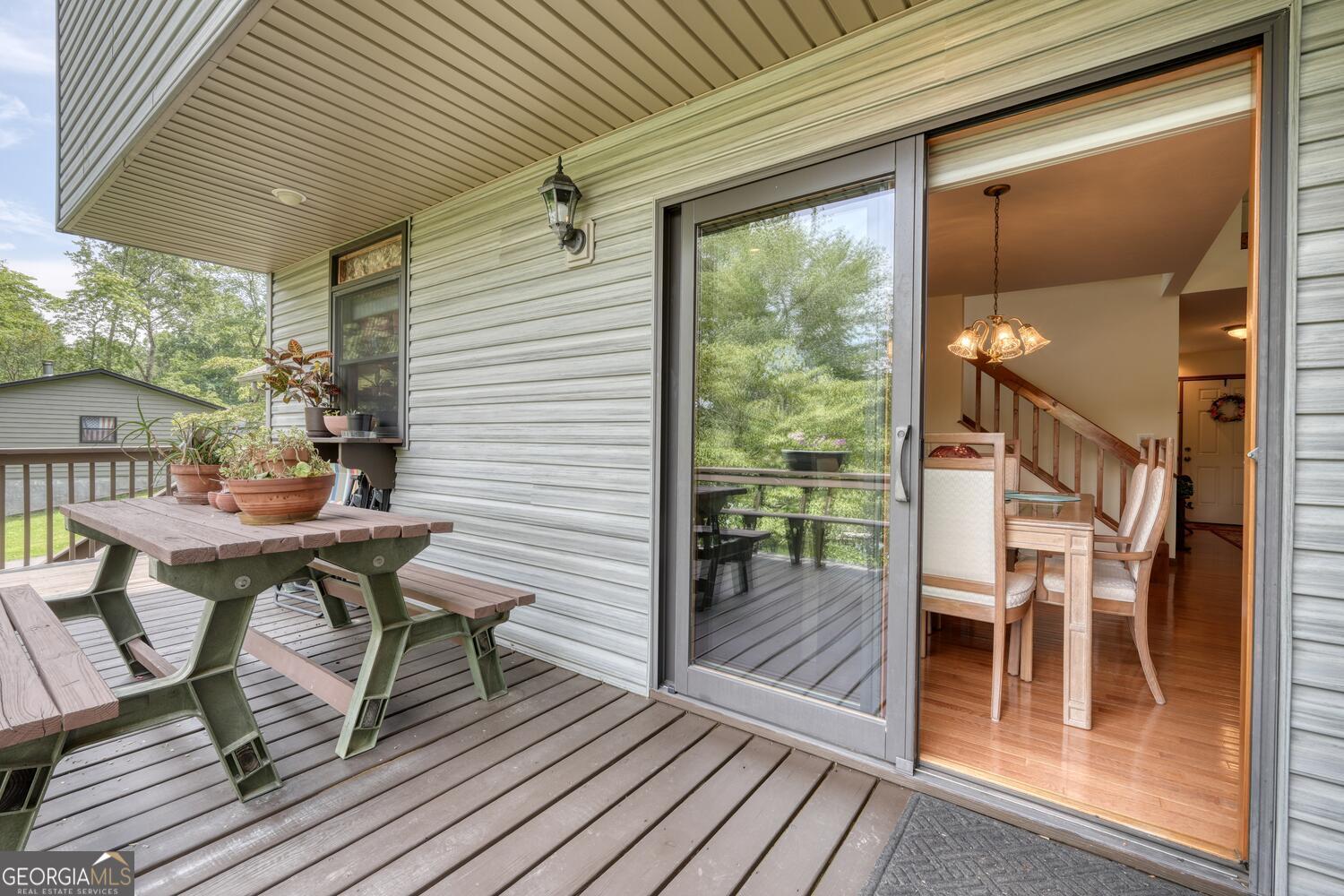 Blairsville, Georgia, 30512, United States, 3 Bedrooms Bedrooms, ,3 BathroomsBathrooms,Residential,Active,1898214