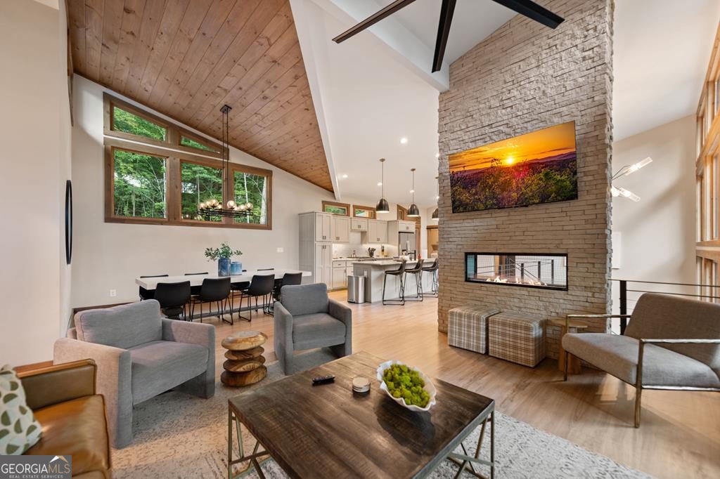 Ellijay, Georgia, 30540, United States, 5 Bedrooms Bedrooms, ,6 BathroomsBathrooms,Residential,Active,1919053