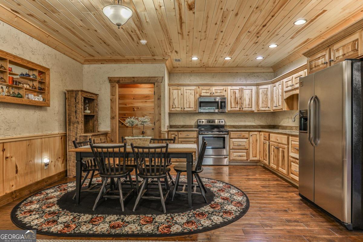 Talking Rock, Georgia, 30175, United States, 5 Bedrooms Bedrooms, ,5 BathroomsBathrooms,Residential,Active,1960178