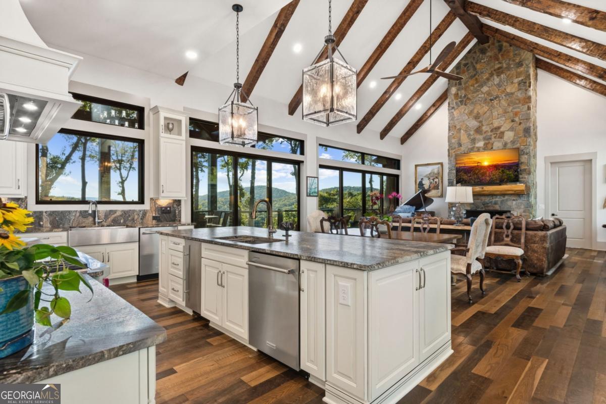 Ellijay, Georgia, 30536, United States, 3 Bedrooms Bedrooms, ,4 BathroomsBathrooms,Residential,Active,1968415