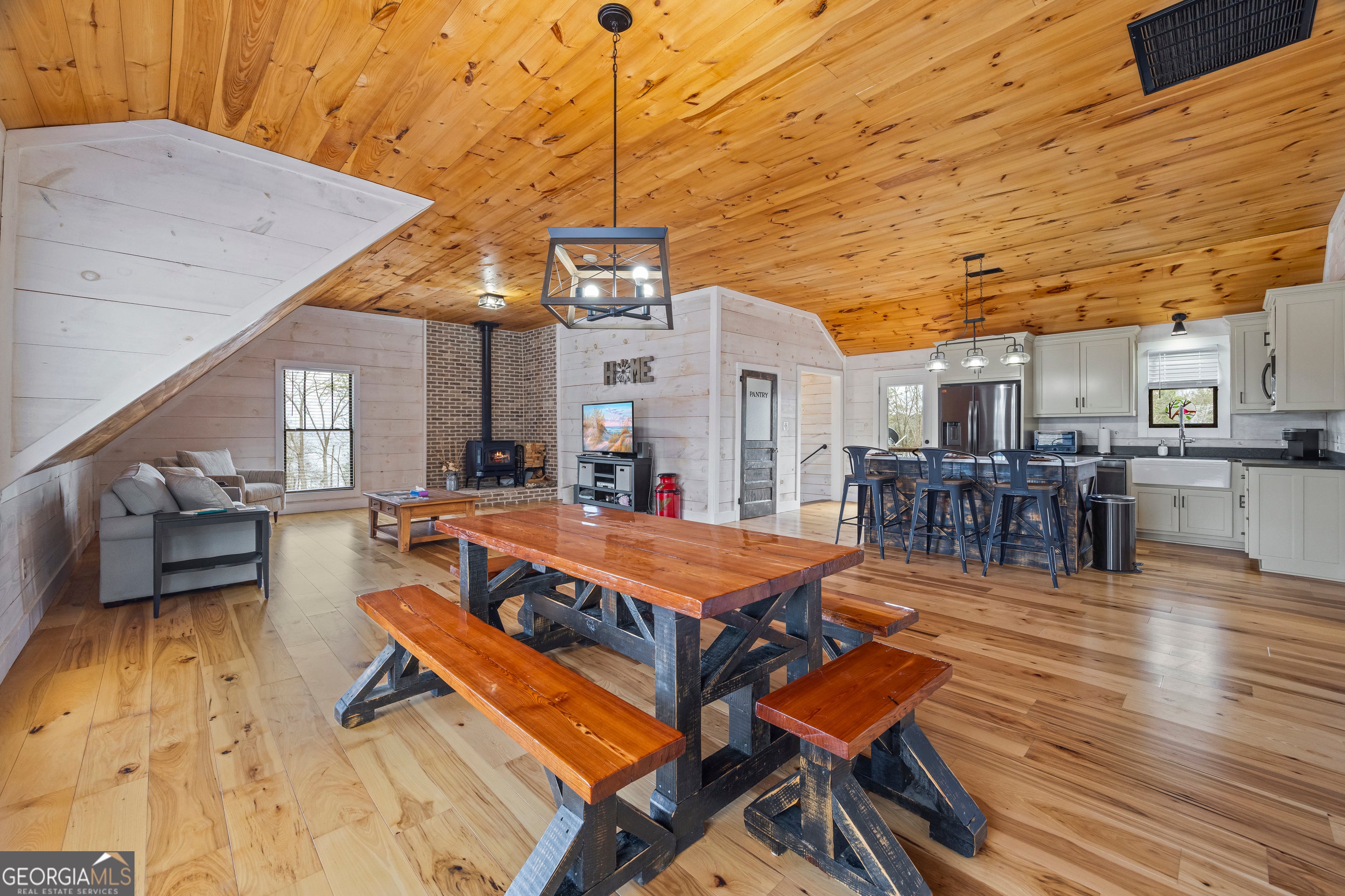 Hartwell, Georgia, 30643, United States, 6 Bedrooms Bedrooms, ,6 BathroomsBathrooms,Residential,Active,2011216