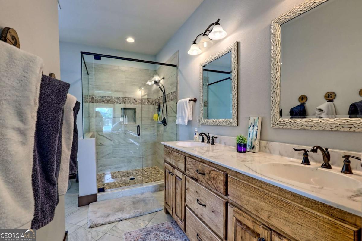 Hiawassee, Georgia, 30546, United States, 2 Bedrooms Bedrooms, ,3 BathroomsBathrooms,Residential,Active,1914779