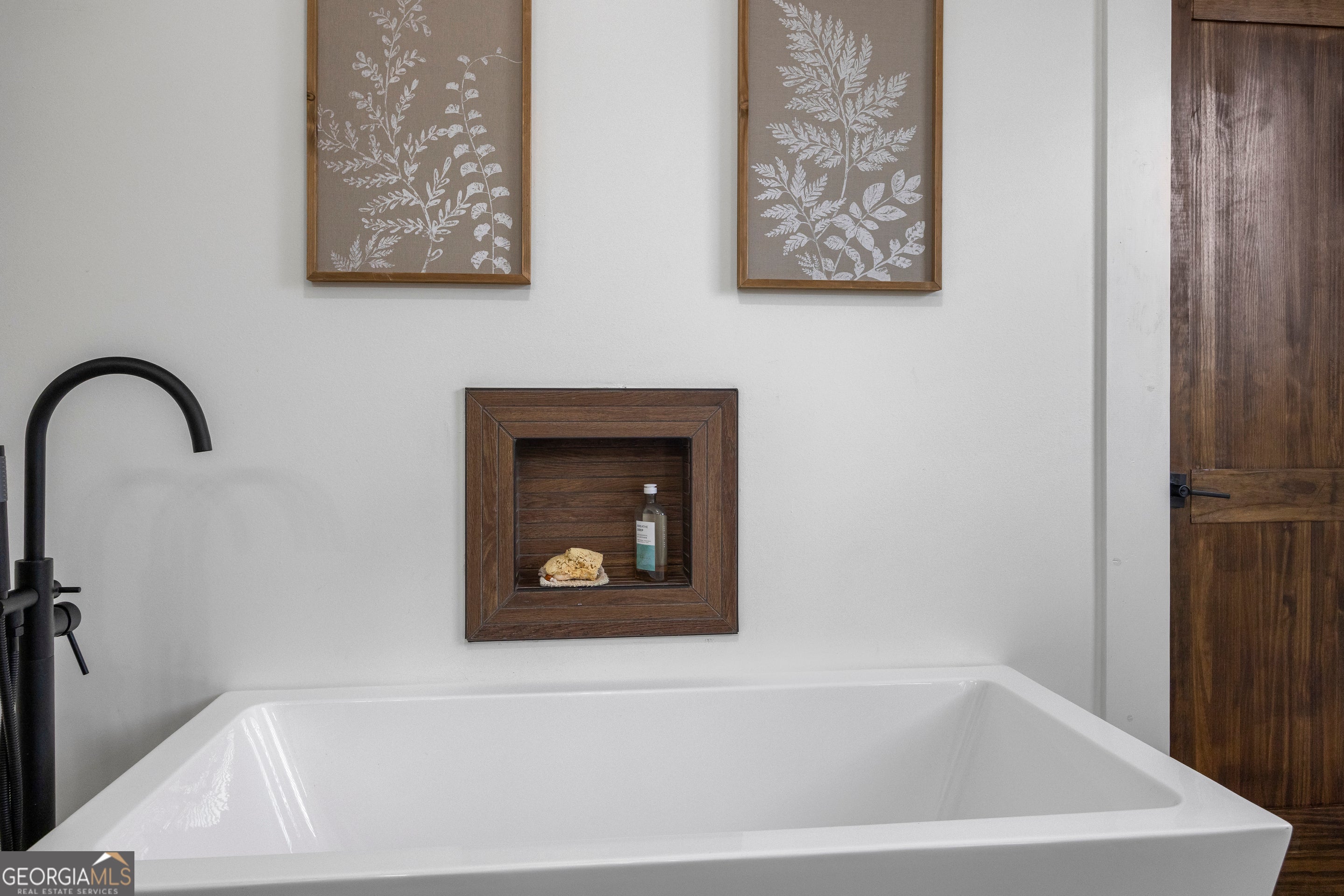 Hartwell, Georgia, 30643, United States, 6 Bedrooms Bedrooms, ,6 BathroomsBathrooms,Residential,Active,2011216