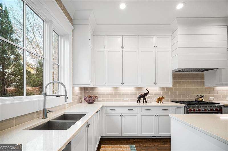 Atlanta, Georgia, 30319, United States, 3 Bedrooms Bedrooms, ,5 BathroomsBathrooms,Residential,Active,1996298