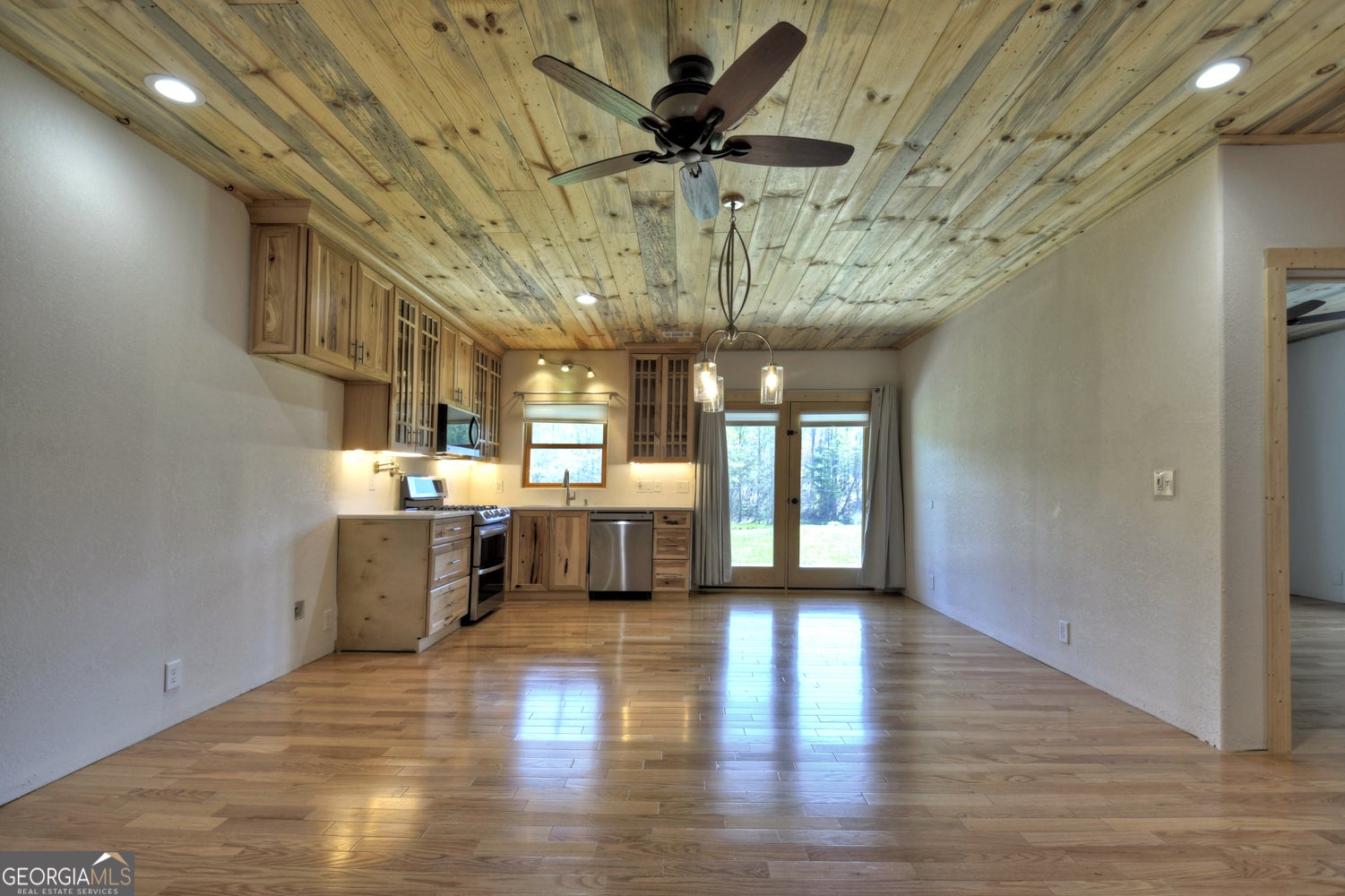 Morganton, Georgia, 30560, United States, 5 Bedrooms Bedrooms, ,3 BathroomsBathrooms,Residential,Active,1798022