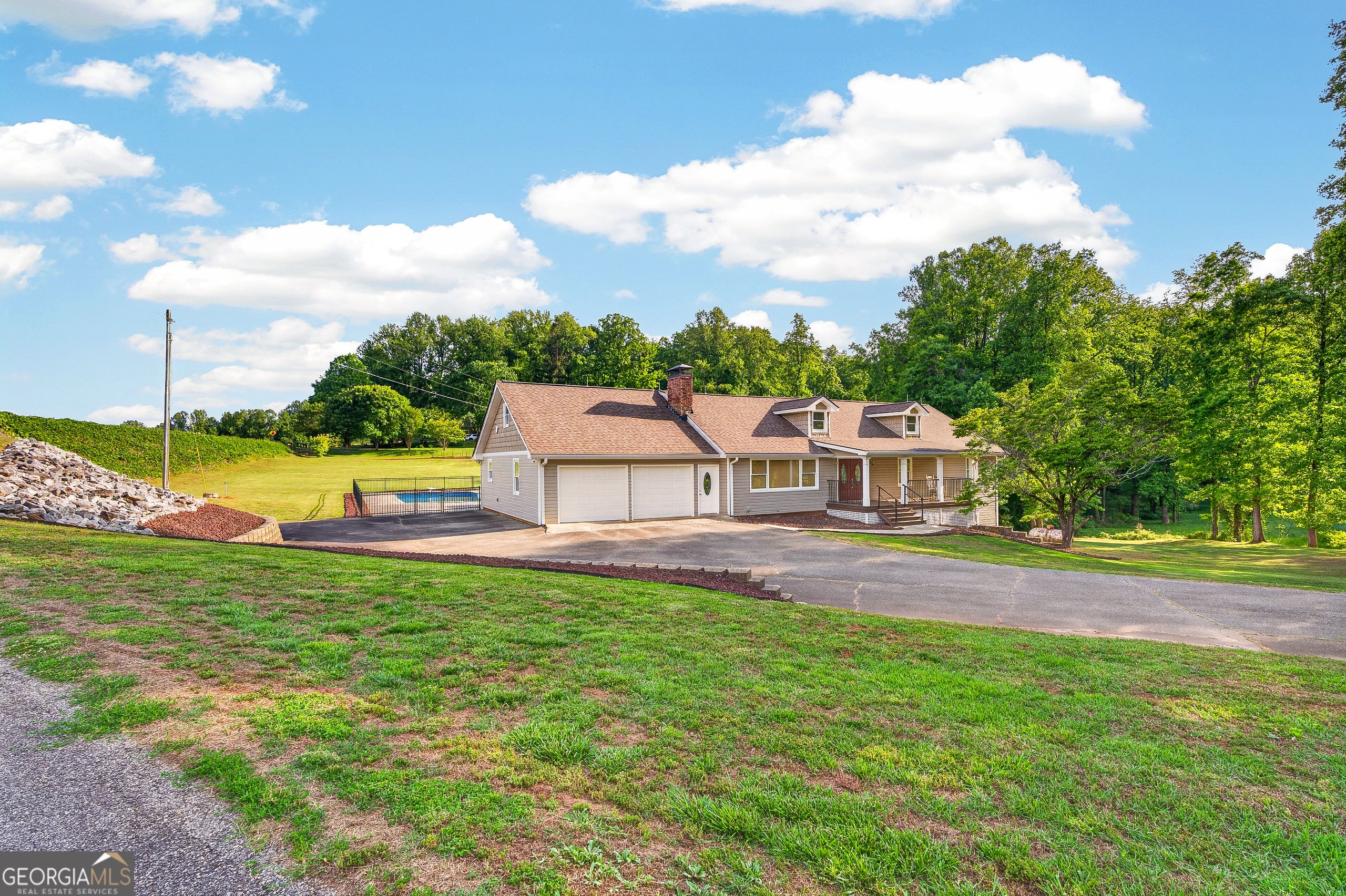 Dahlonega, Georgia, 30533, United States, 5 Bedrooms Bedrooms, ,4 BathroomsBathrooms,Residential,Active,2044583