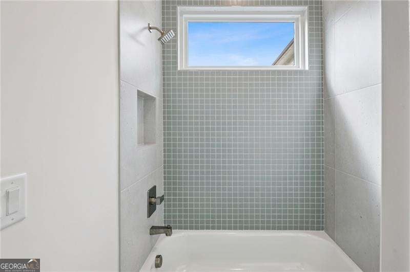 Atlanta, Georgia, 30308, United States, 4 Bedrooms Bedrooms, ,5 BathroomsBathrooms,Residential,Active,1985587