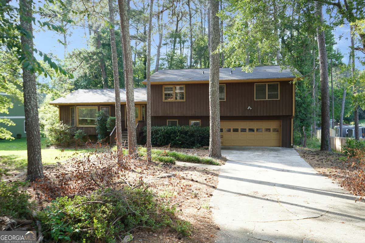 1129 PINEHURST RD, GRAYSON, GA 30017, photo 1 of 20