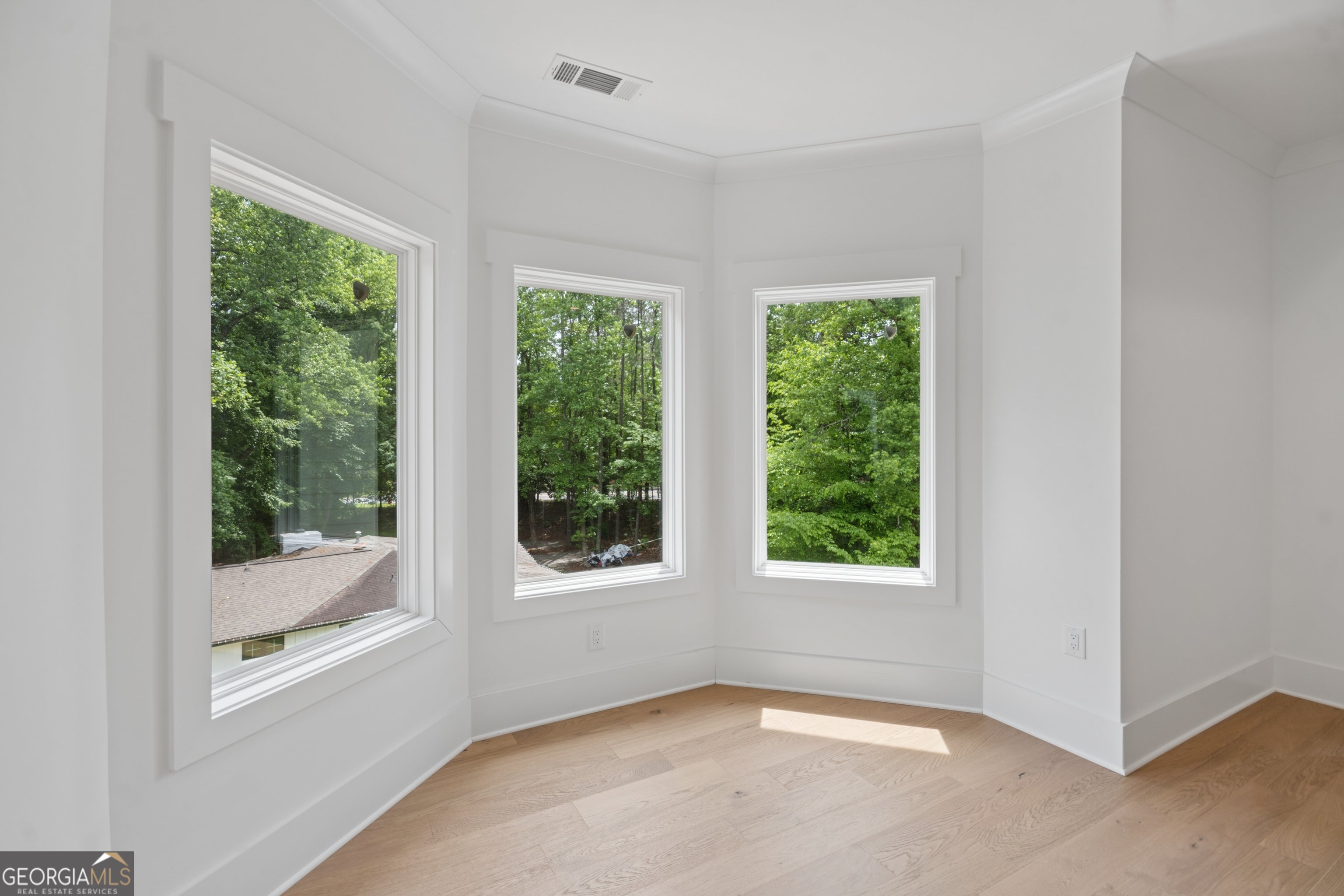 Alpharetta, Georgia, 30022, United States, 5 Bedrooms Bedrooms, ,4 BathroomsBathrooms,Residential,Active,2044146