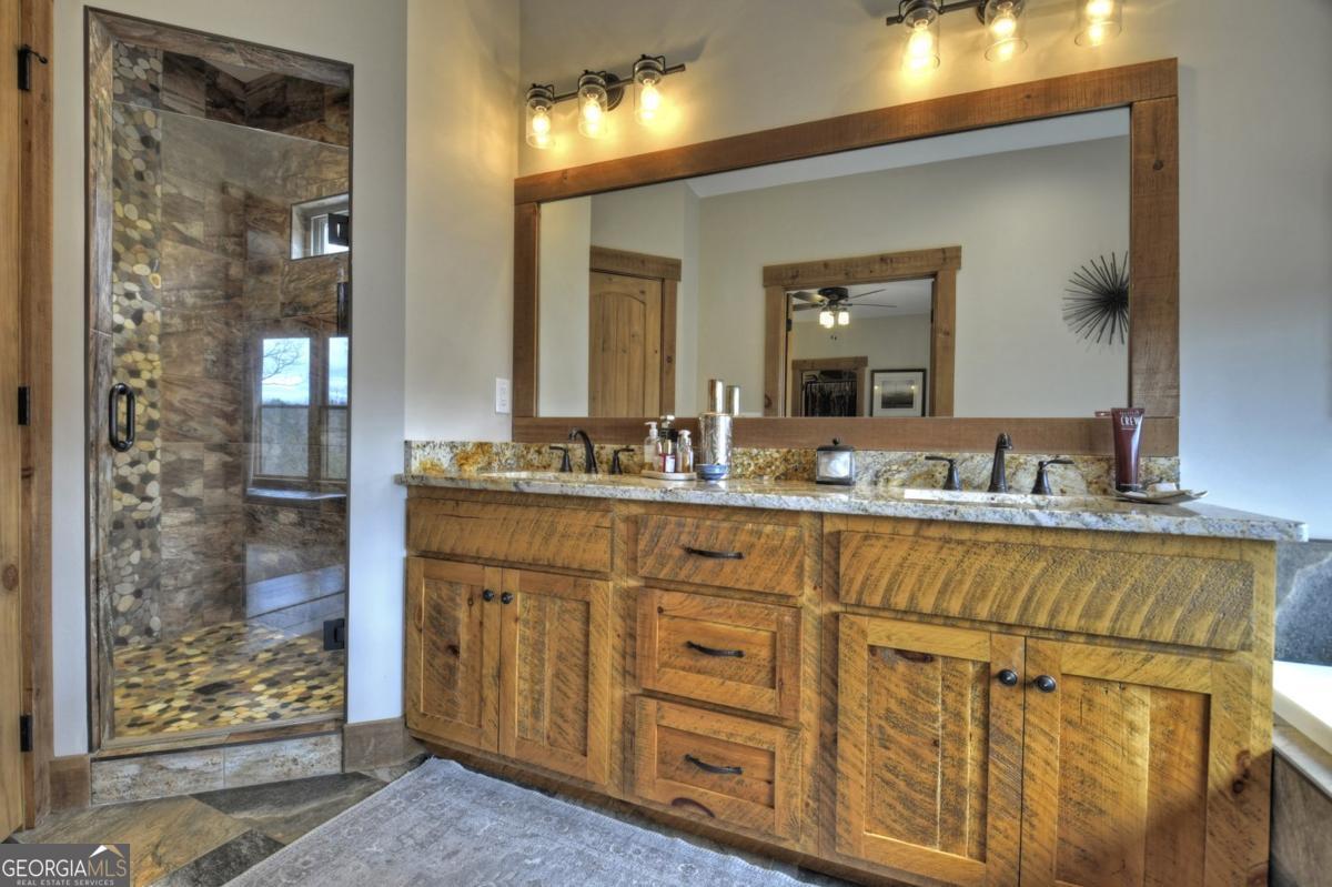 Ellijay, Georgia, 30540, United States, 5 Bedrooms Bedrooms, ,4 BathroomsBathrooms,Residential,Active,1954017