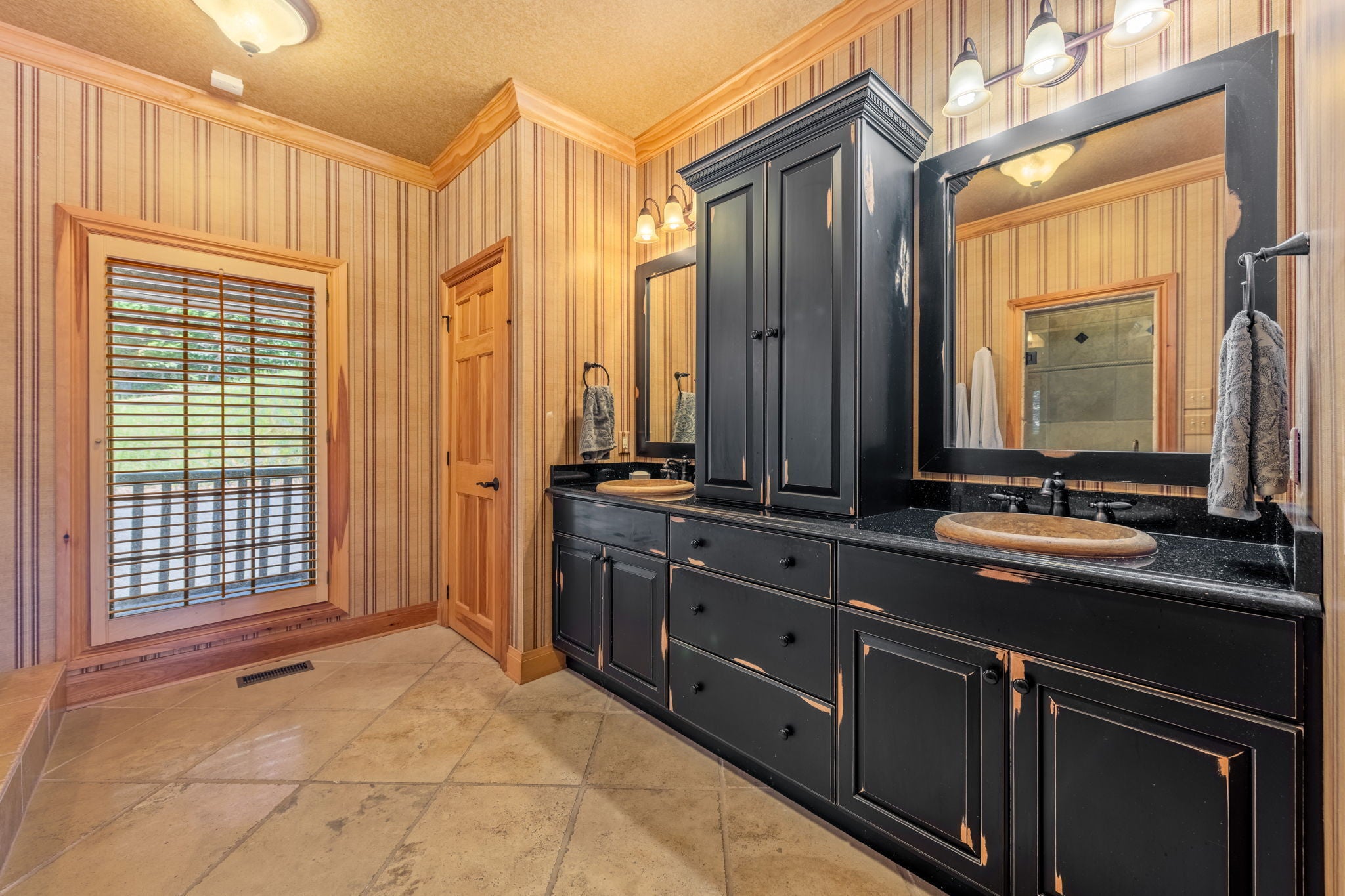 Young Harris, Georgia, 30582, United States, ,6 BathroomsBathrooms,Residential,Active,1703261