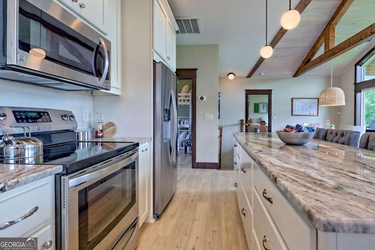 Hiawassee, Georgia, 30546, United States, 2 Bedrooms Bedrooms, ,3 BathroomsBathrooms,Residential,Active,1914779