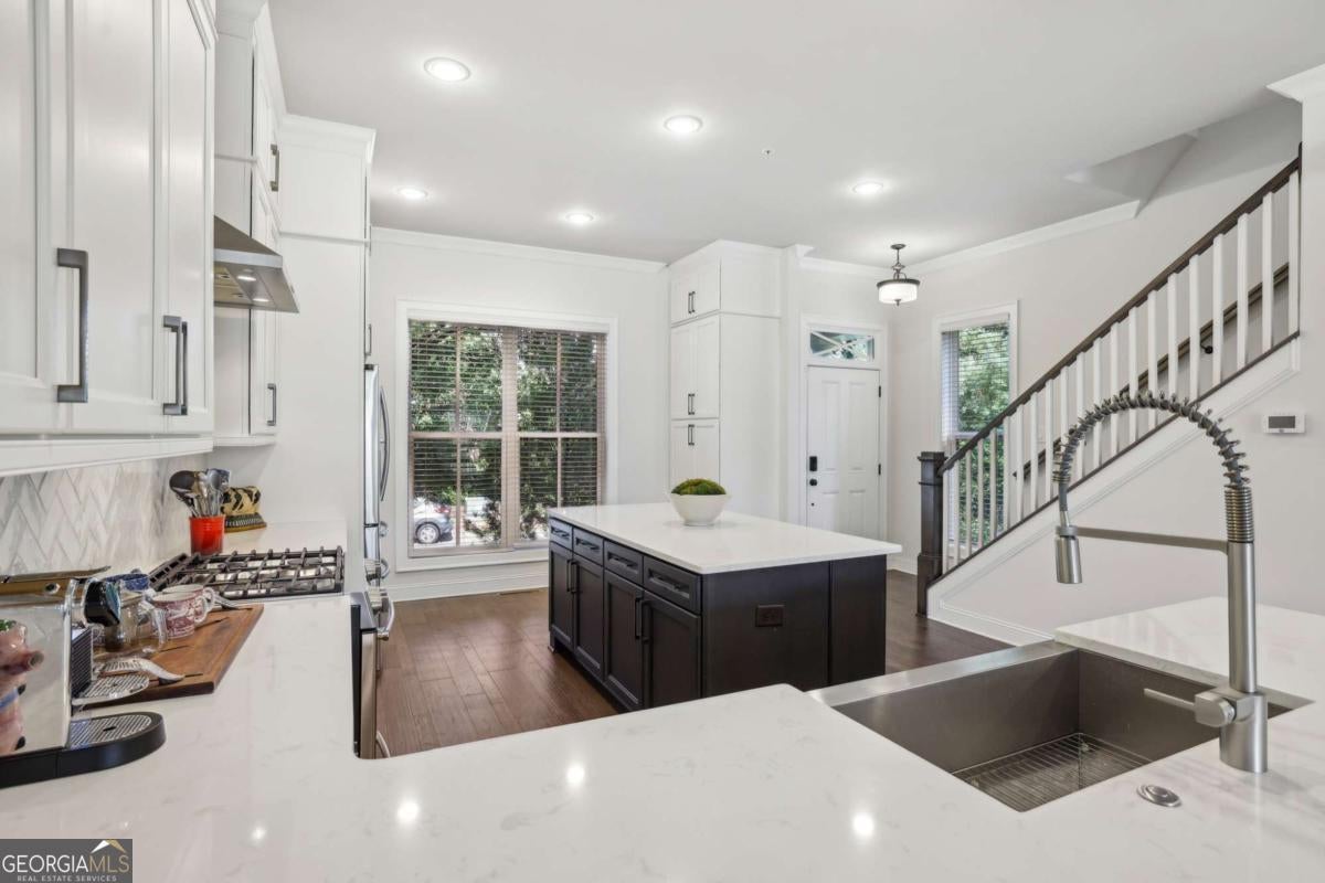 Alpharetta, Georgia, 30009, United States, 3 Bedrooms Bedrooms, ,4 BathroomsBathrooms,Residential,Active,1899885