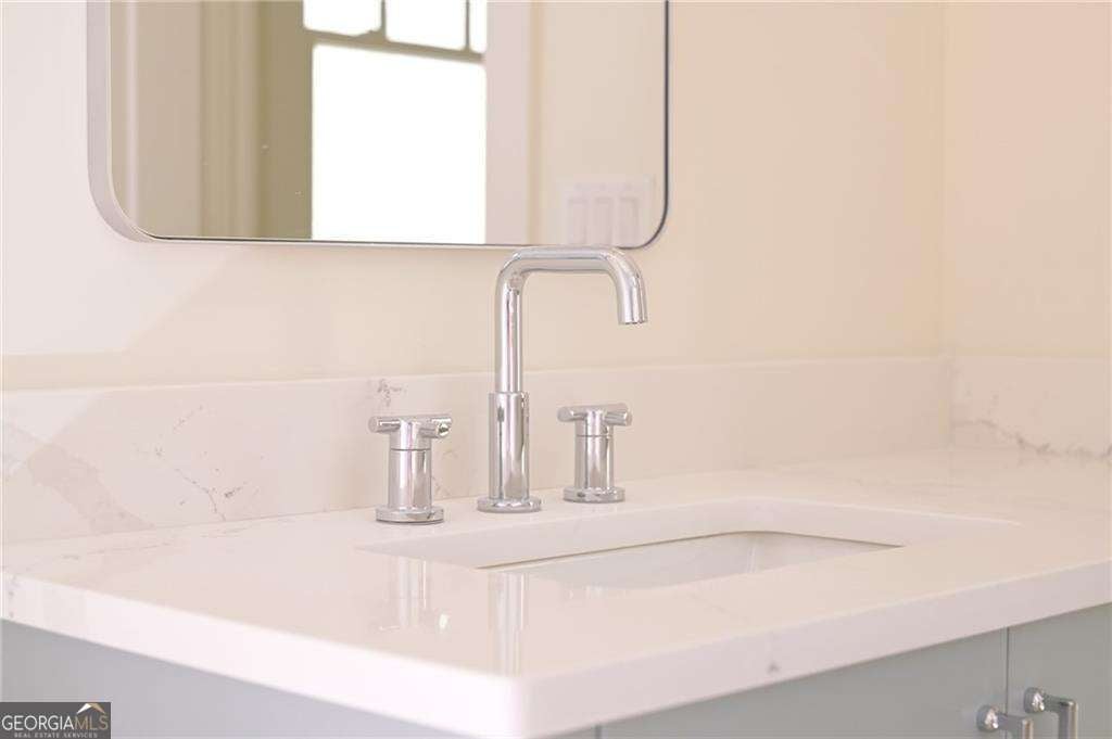 Atlanta, Georgia, 30305, United States, 6 Bedrooms Bedrooms, ,5 BathroomsBathrooms,Residential,Active,1702025