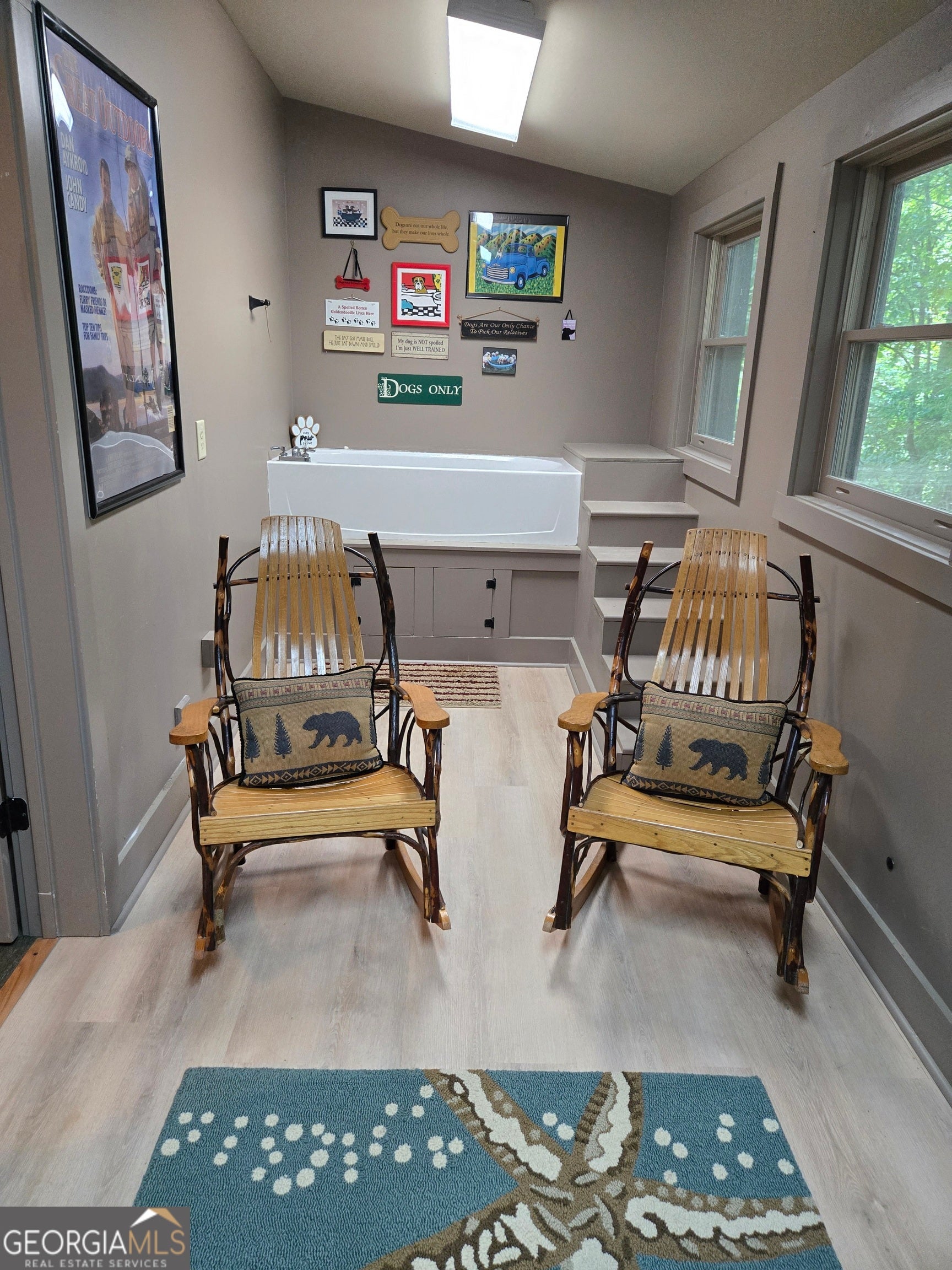 Ellijay, Georgia, 30536, United States, 6 Bedrooms Bedrooms, ,5 BathroomsBathrooms,Residential,Active,1936401