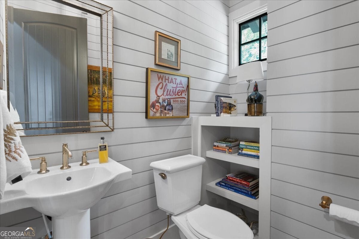 Ellijay, Georgia, 30540, United States, 5 Bedrooms Bedrooms, ,7 BathroomsBathrooms,Residential,Active,1952483