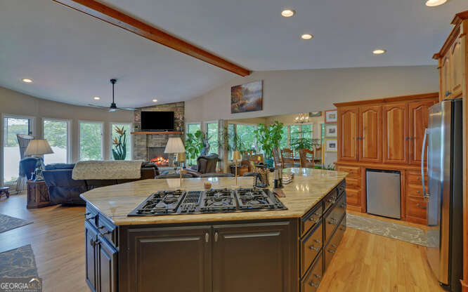 Hiawassee, Georgia, 30546, United States, 4 Bedrooms Bedrooms, ,3 BathroomsBathrooms,Residential,Active,1863272