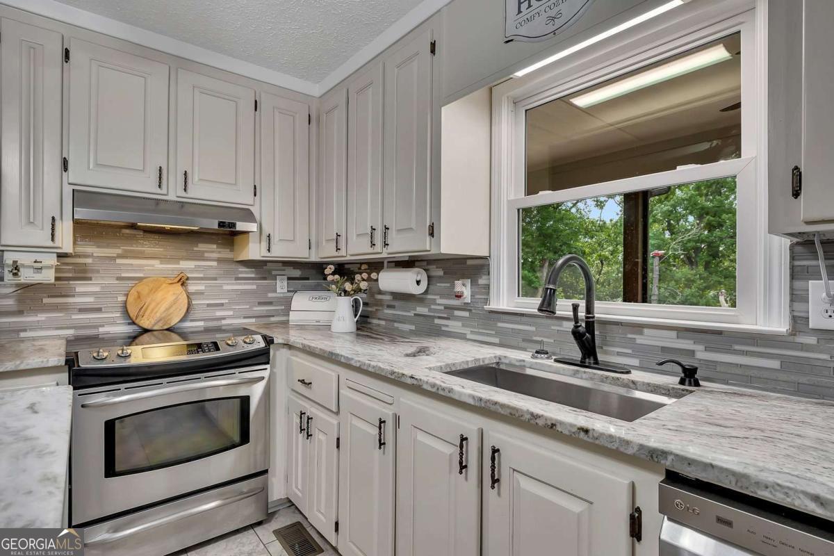 Ball Ground, Georgia, 30107, United States, 4 Bedrooms Bedrooms, ,3 BathroomsBathrooms,Residential,Active,2045695