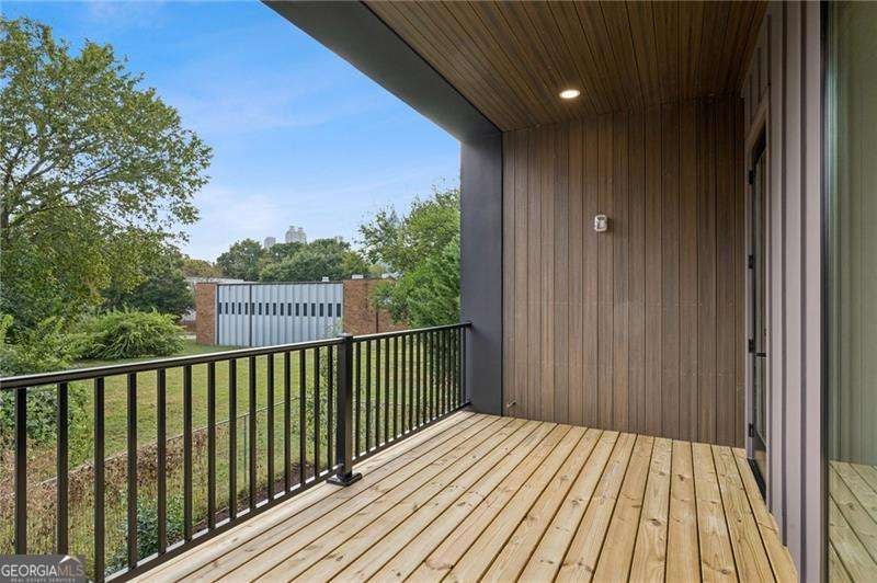 Atlanta, Georgia, 30308, United States, 4 Bedrooms Bedrooms, ,5 BathroomsBathrooms,Residential,Active,1985587